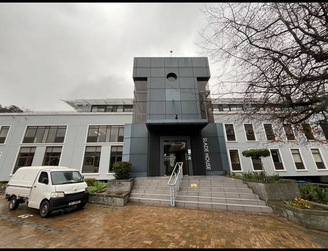 415.30M² OFFICE TO LET IN NEWLANDS